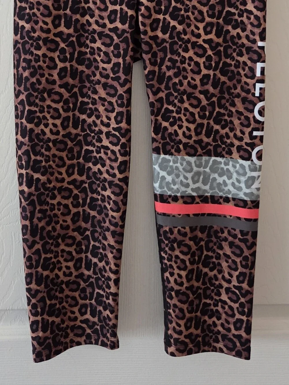 RARE WITH Peloton Real Cheetah Print Capri Leggings Pants Size Small Workout